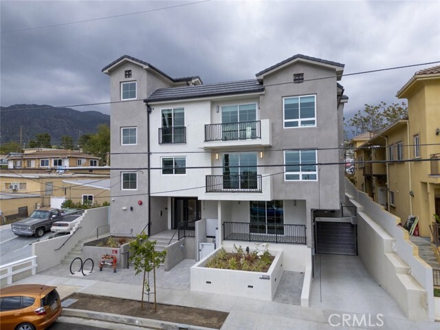 Building Photo - 10218 Fernglen Ave