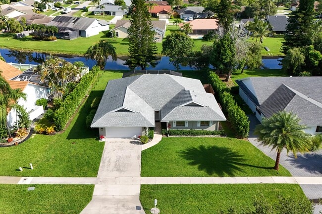 Building Photo - 13471 Barberry Dr