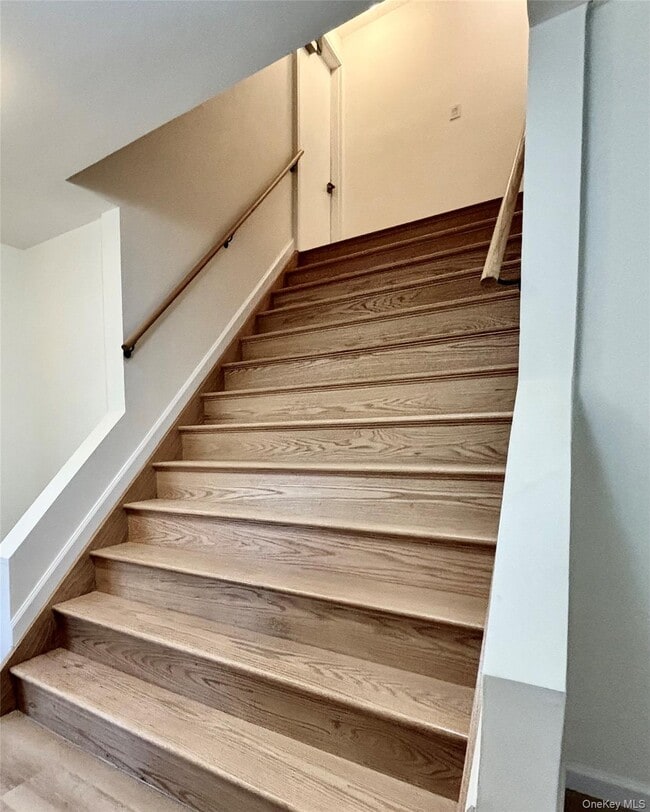 Building Photo - 28 Davis St