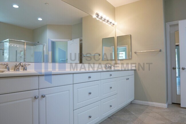 Building Photo - 2029 Savanna Way