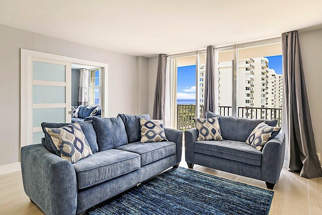 Building Photo - 2121 N Ocean Blvd