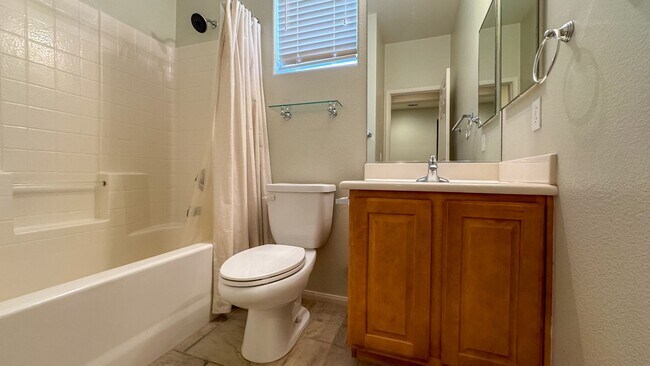 Building Photo - Discover your dream home in the heart of H...