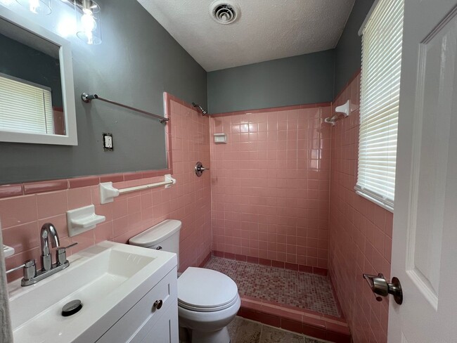 Building Photo - Home for Rent in Montgomery