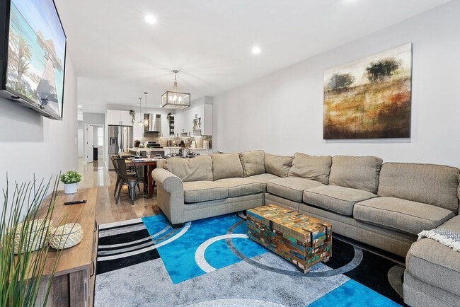 Building Photo - 1611 N 27th St