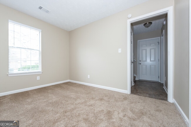 Building Photo - 219 Wagon Wheel Dr