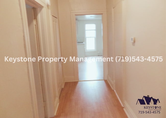 Building Photo - $475 Off Move In Special! 3 Bd/1 Bath House - Spacious Kitchen & Laundry Room $950/$950