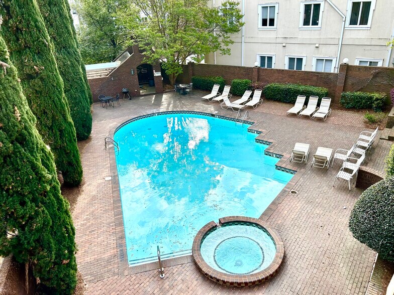 Pool - 1101 E Morehead St