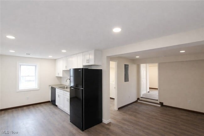 Building Photo - 7349 Tippecanoe Rd