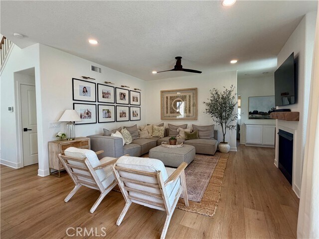 Building Photo - 8992 Trumpets Ct