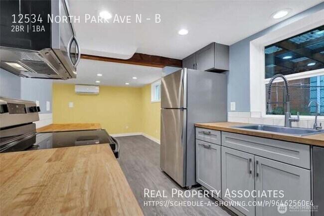 Building Photo - 12534 N Park Ave N