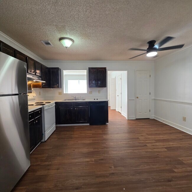 Building Photo - 3114 Fernridge Dr