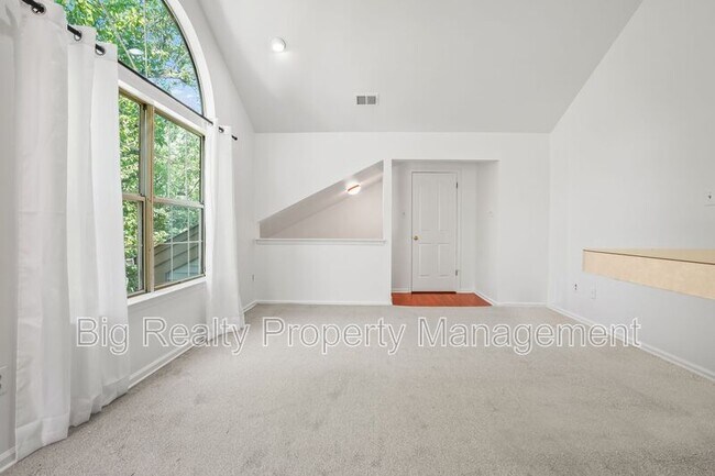 Building Photo - 1116 Foxmeadow Dr