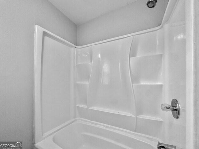 Building Photo - 440 Dartmouth Dr SW