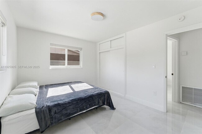 Building Photo - 251 N 71st Ave