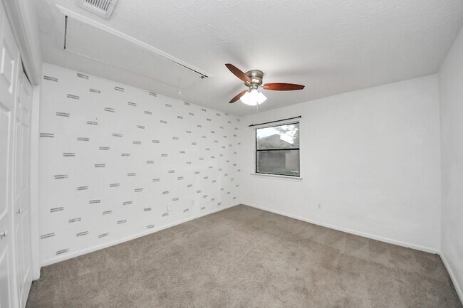 Building Photo - 12755 Mill Ridge Dr