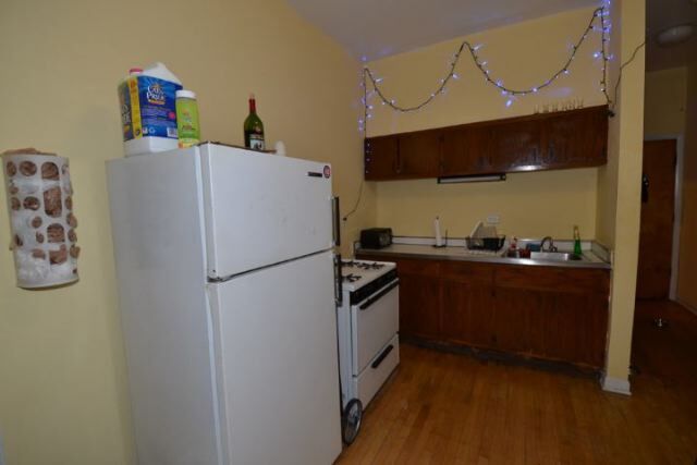 Building Photo - 917W W Waveland Ave