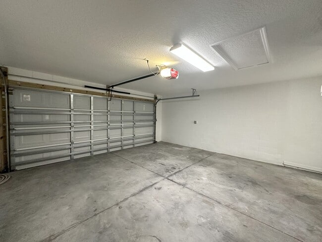 Building Photo - Move-In Ready Rental with Stylish Updates!