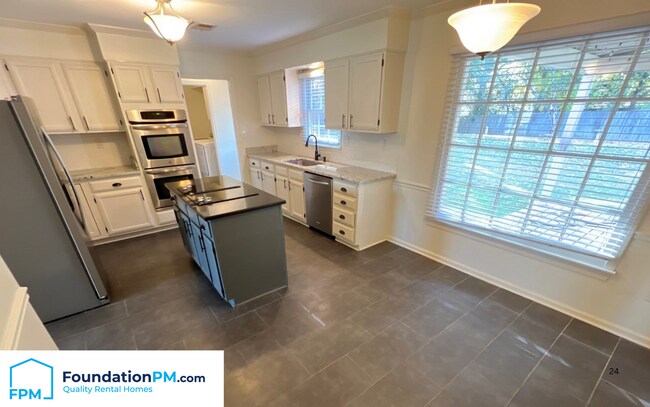 Building Photo - 8653 Chris Suzanne Cir