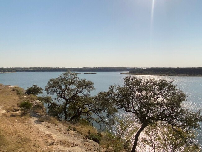 Building Photo - STUDIO CONDO WITH A MILLION DOLLAR LAKE VIEW