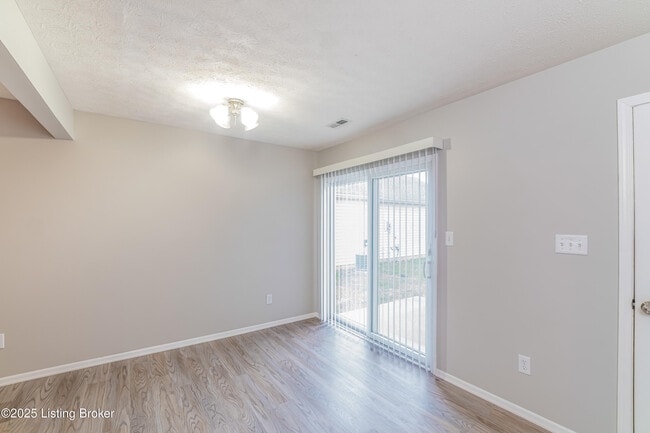 Building Photo - 9620 River Trail Dr