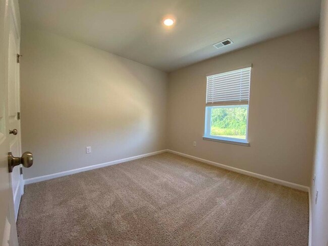 Building Photo - 407 Mardella Dr