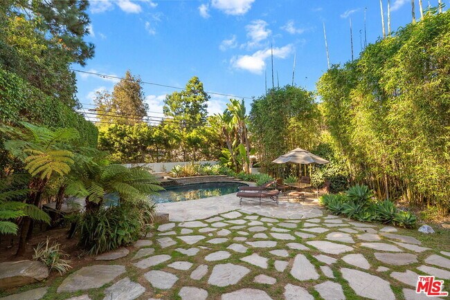 Building Photo - 215 S Anita Ave