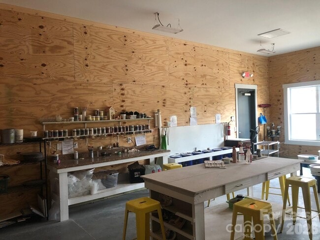 Building Photo - 13106 Hazelbrook Ln