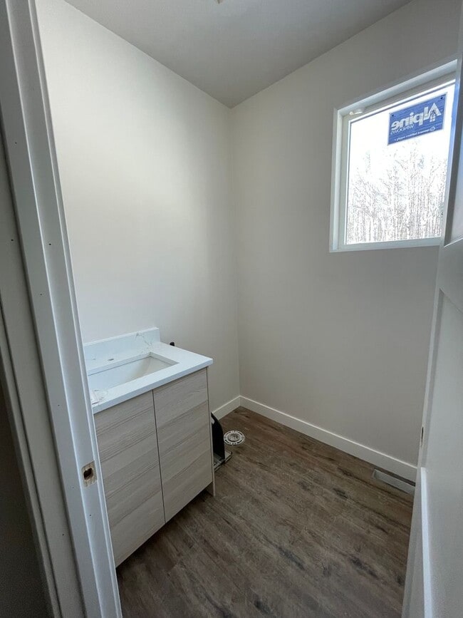 Building Photo - 7442 N Paw St