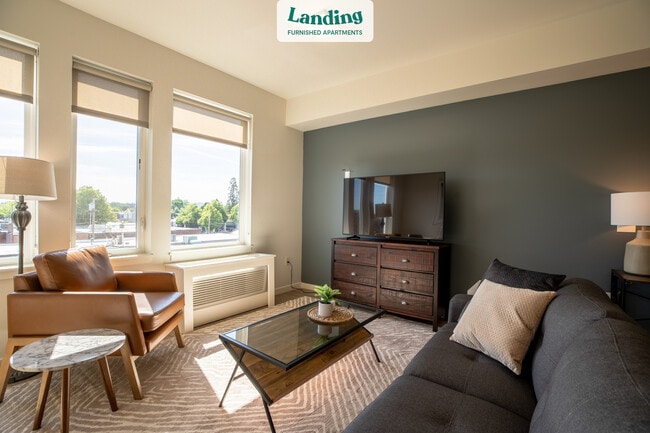 Building Photo - 4545 SW Angel Ave