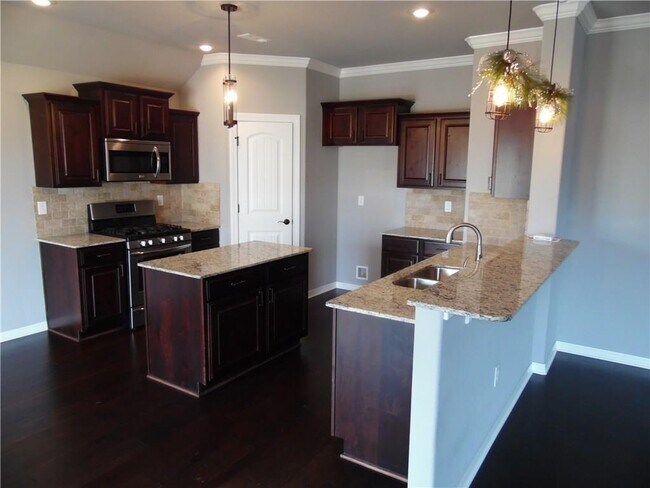 Building Photo - 121 Genoa Way