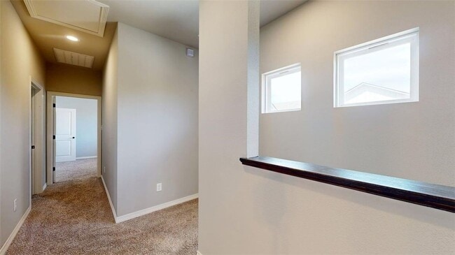 Building Photo - 305 Poplar St