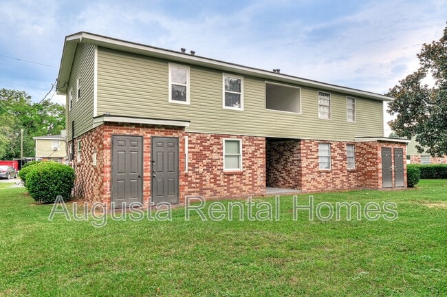 Building Photo - 325B Verdery Dr