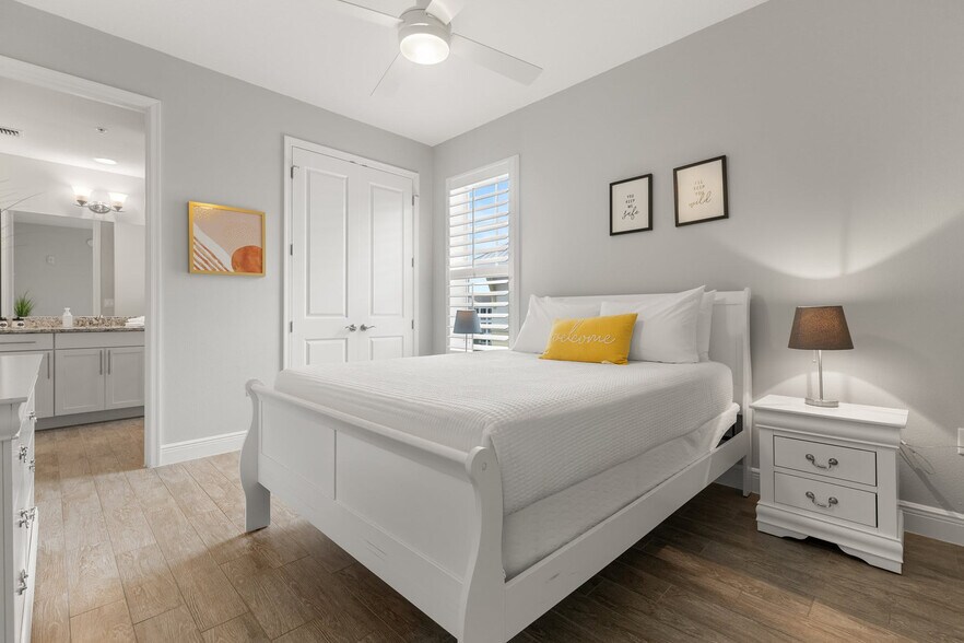 Building Photo - 380 Aruba Cir