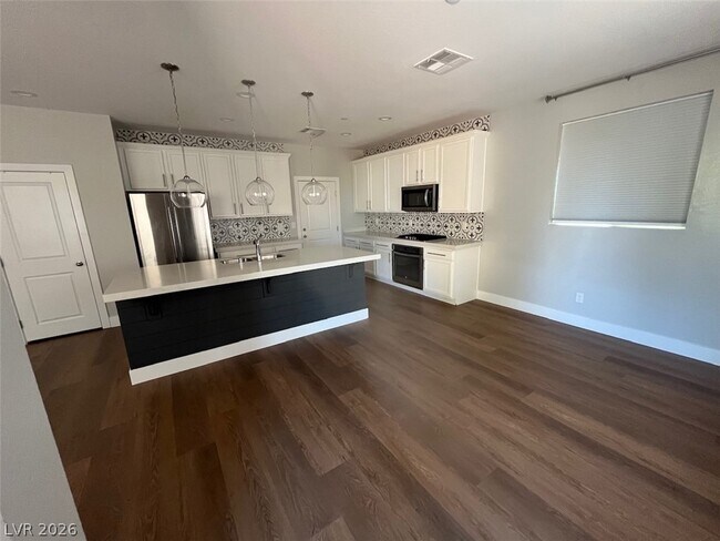 Building Photo - 2455 Calestano Ave