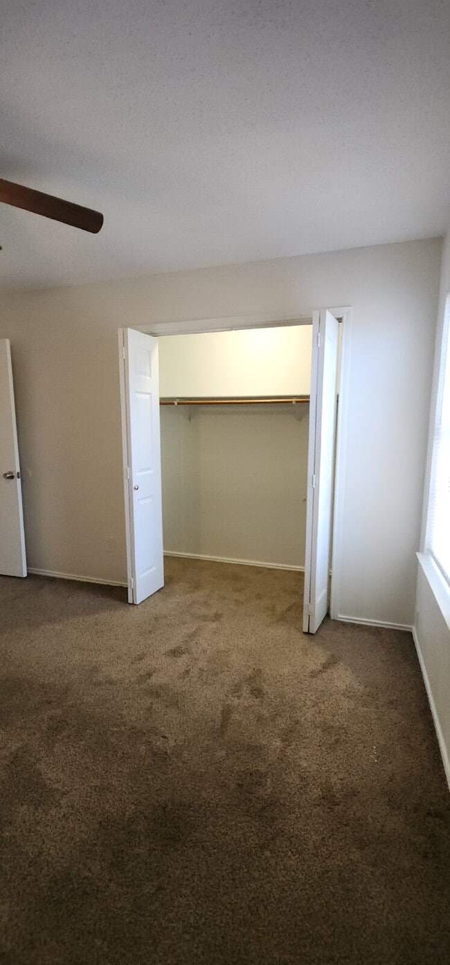 Building Photo - Now Leasing Charming 2 bedroom Townhome with garage & fenced backyard.  – 9110 White Settlement R...