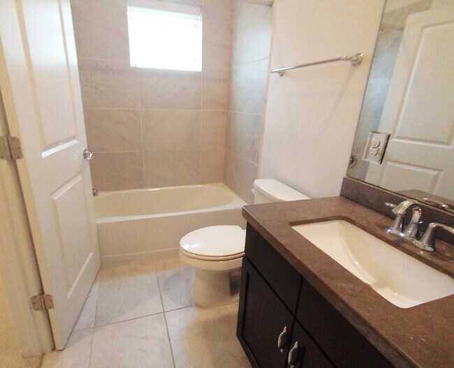 2nd bedroom, bathroom - 3406 La Branch St
