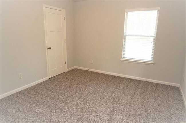 Building Photo - 681 Mimosa Way