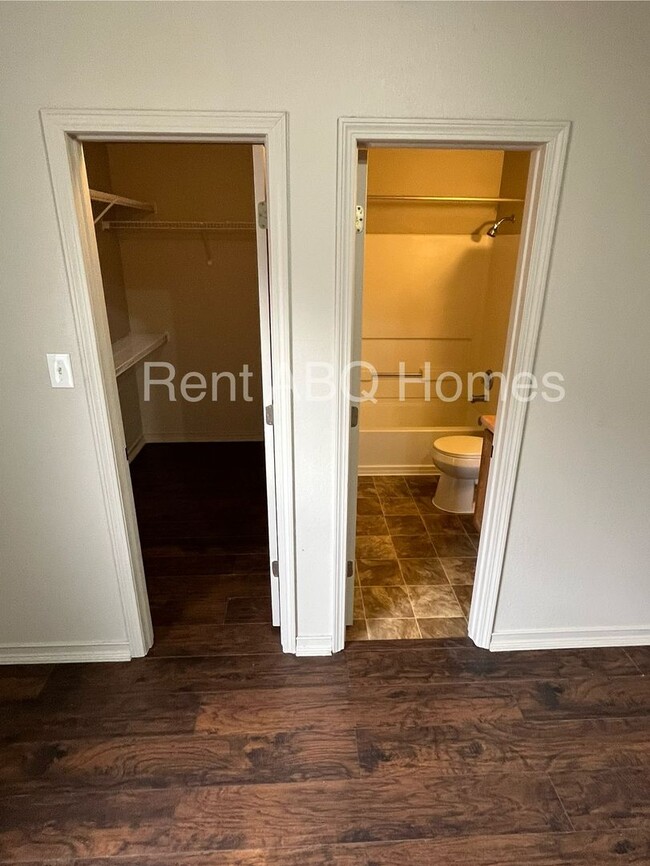 Building Photo - Home for Rent: 3 bd/2 ba, 1,350 sq ft near...