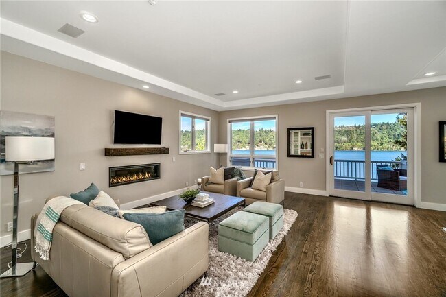Building Photo - 2410 West Lake Sammamish Pkwy NE