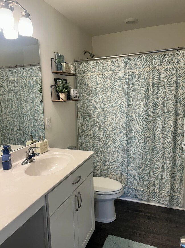 Building Photo - Beautiful 3/2.5 Home for Rent in Greenville!