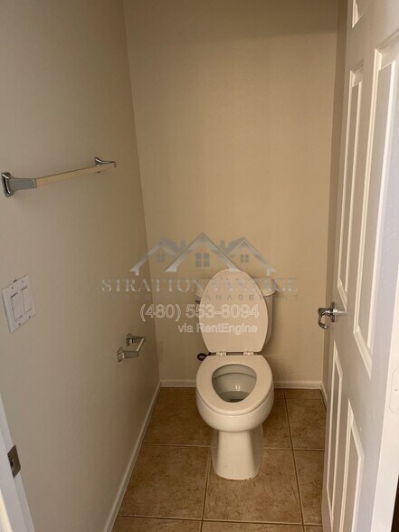 Building Photo - 1327 E Weatherby Way