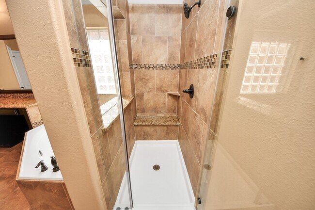 Building Photo - 9427 Sapphire Bay Ln