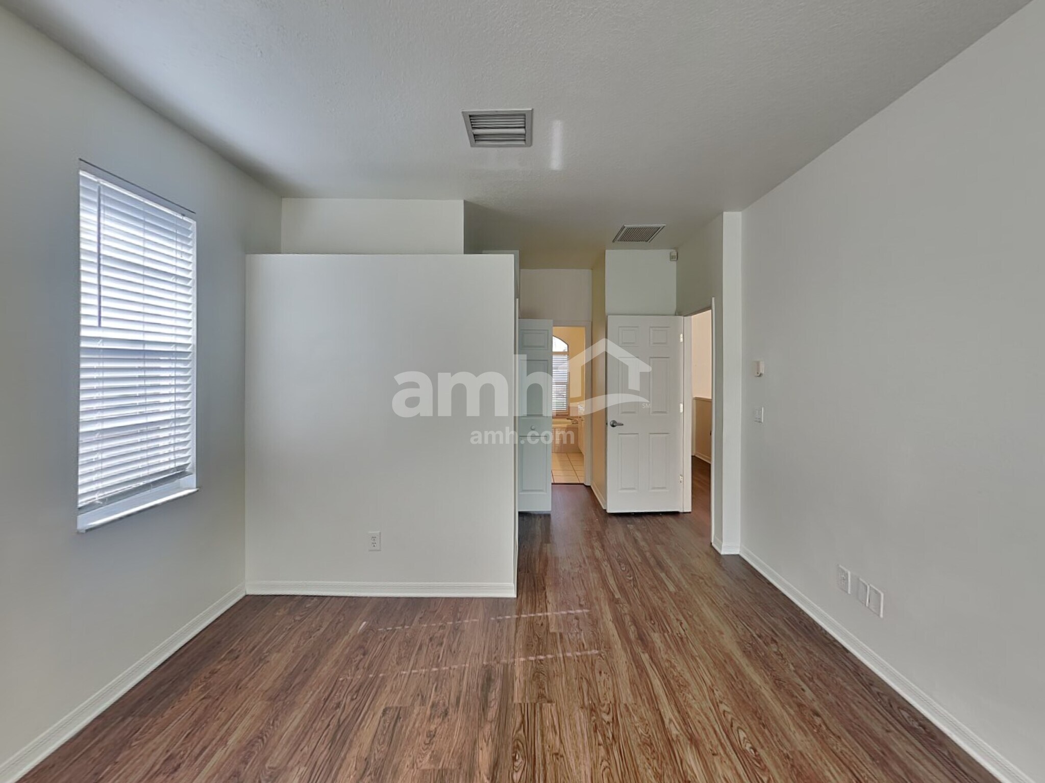 Building Photo - 9303 Heritage Oak Ct