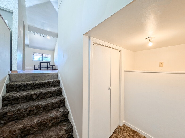 Building Photo - 5735 - 5737 Hobart St, Pittsburgh, PA 15217