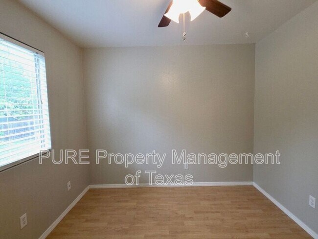 Building Photo - 8508 Romney Rd