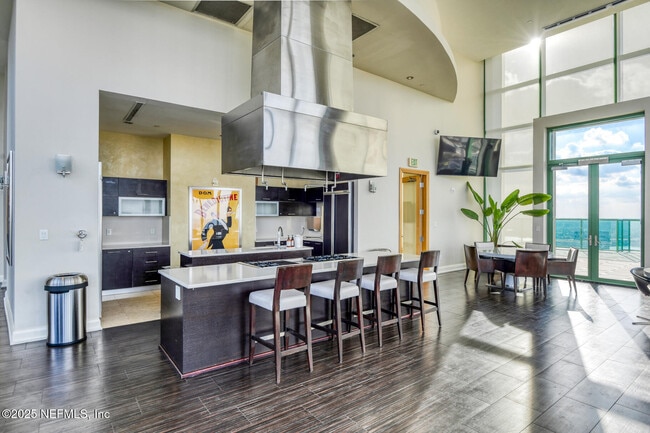 Building Photo - 1431 Riverplace Blvd
