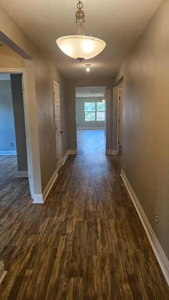 Building Photo - 34421 Paisley Ave