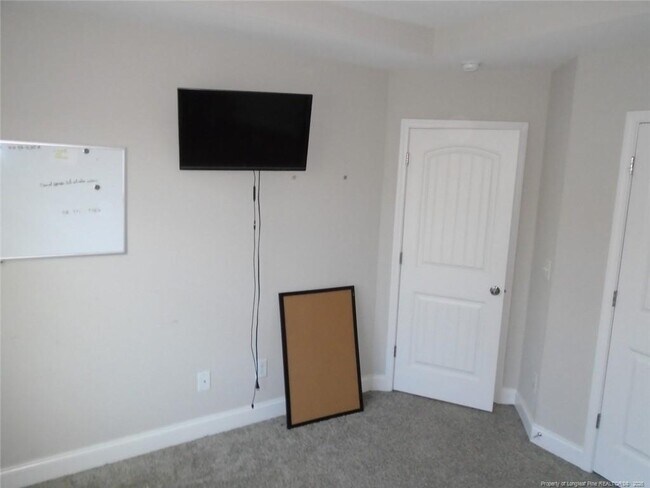 Building Photo - 2240 Mannington Dr