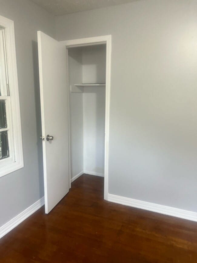 Building Photo - 408 S Foster Dr