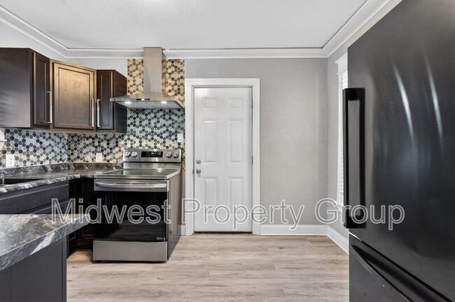 Building Photo - 6619 Etzel Ave